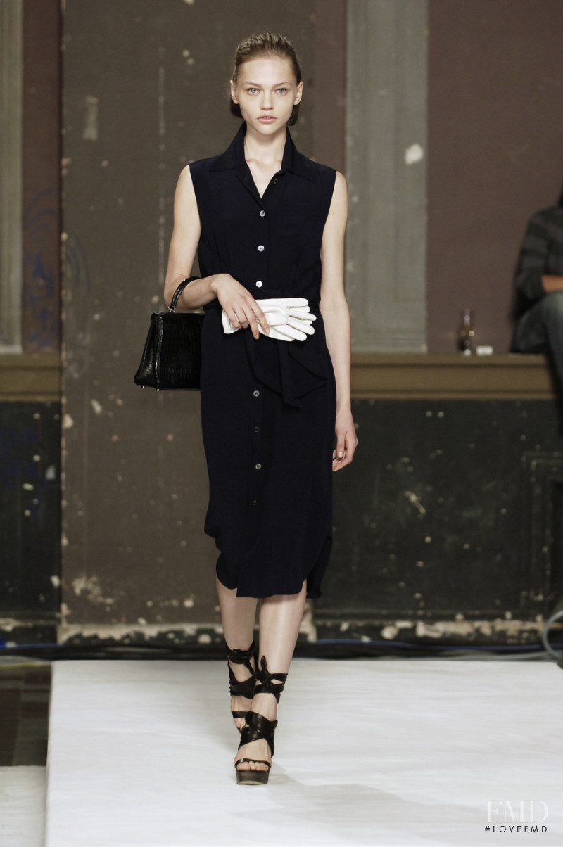 Sasha Pivovarova featured in  the Hermès fashion show for Spring/Summer 2006