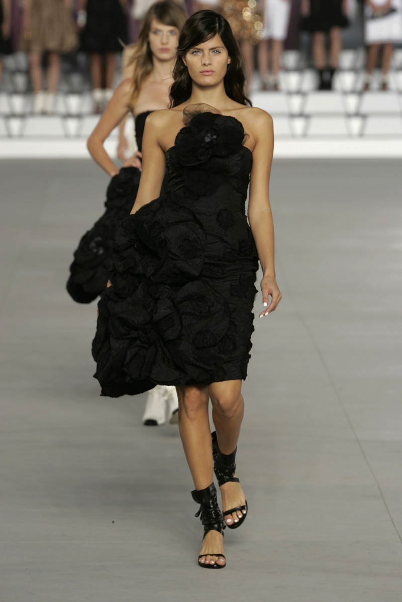 Isabeli Fontana featured in  the Chanel fashion show for Spring/Summer 2006