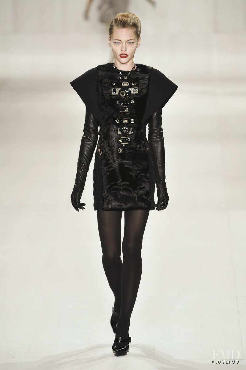 Sasha Pivovarova featured in  the Elie Saab fashion show for Autumn/Winter 2009