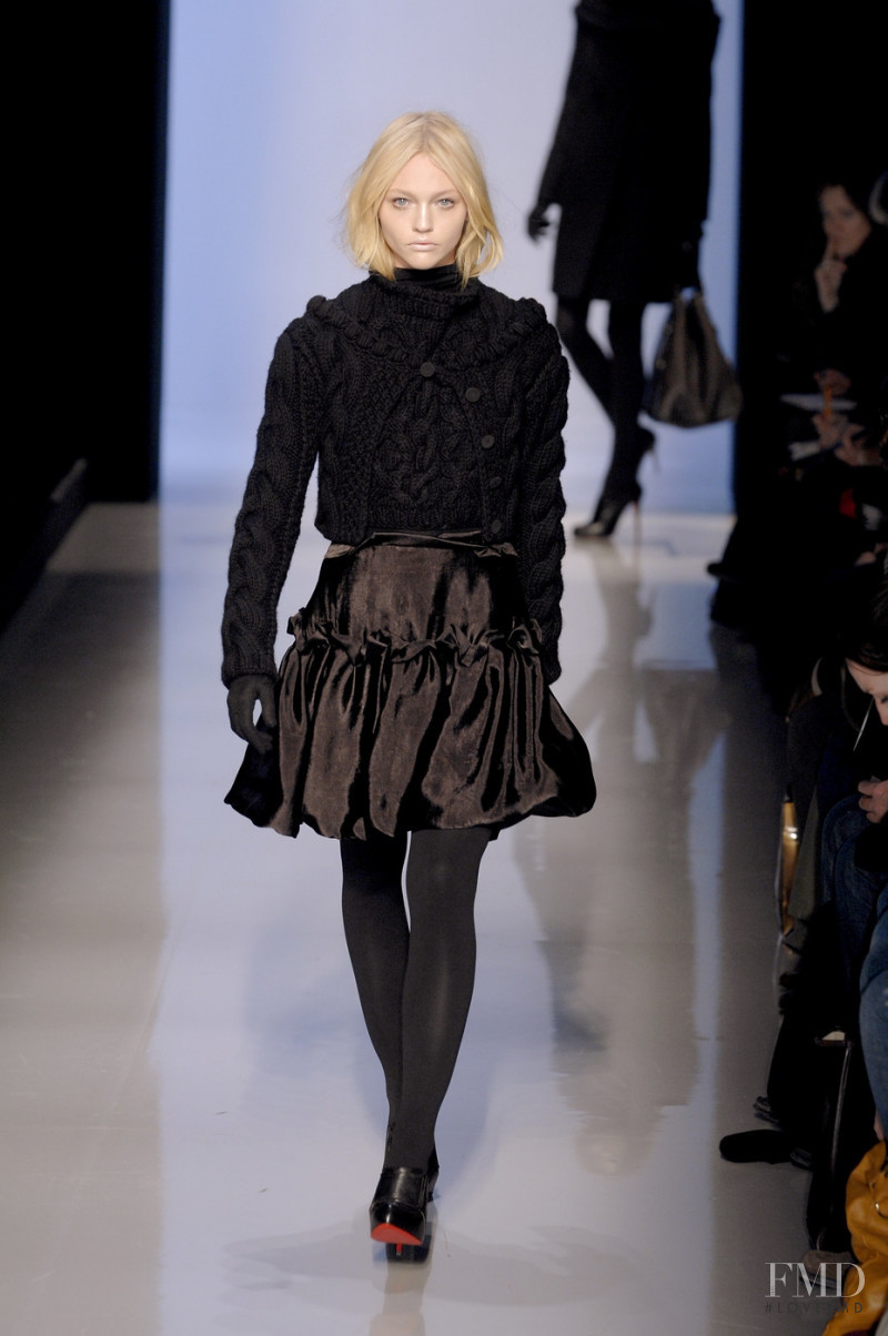 Sasha Pivovarova featured in  the Pringle of Scotland fashion show for Autumn/Winter 2007