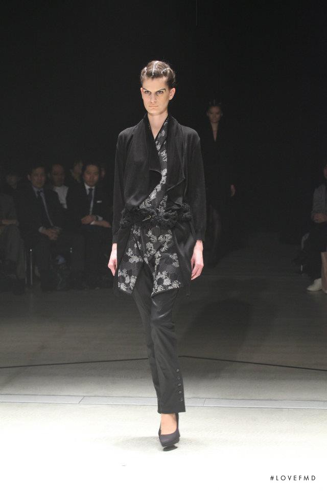 Yasutoshi Ezumi fashion show for Autumn/Winter 2012