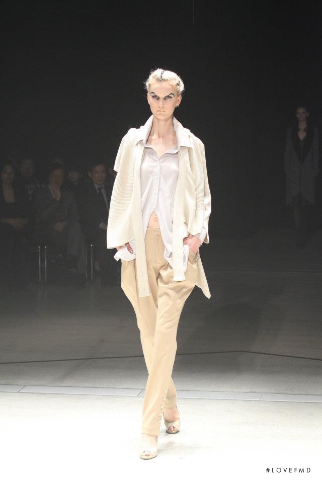 Yasutoshi Ezumi fashion show for Autumn/Winter 2012