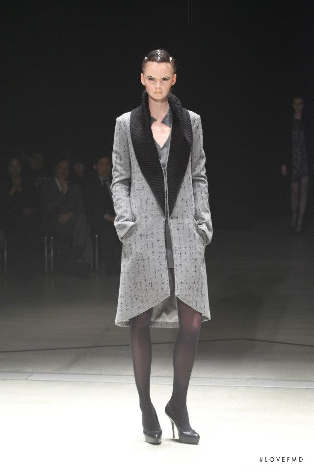 Yasutoshi Ezumi fashion show for Autumn/Winter 2012