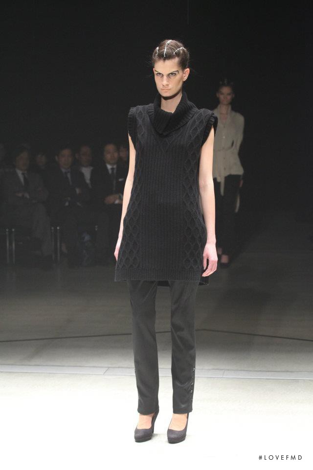 Yasutoshi Ezumi fashion show for Autumn/Winter 2012