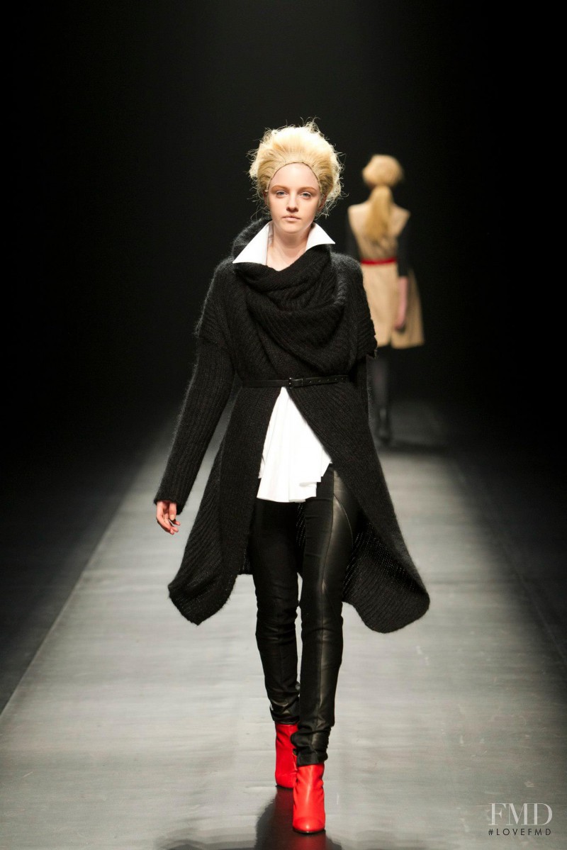 Yasutoshi Ezumi fashion show for Autumn/Winter 2013