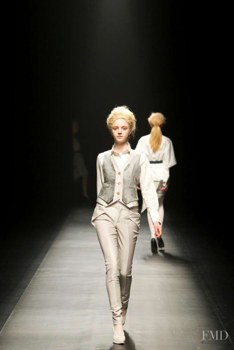 Yasutoshi Ezumi fashion show for Autumn/Winter 2013