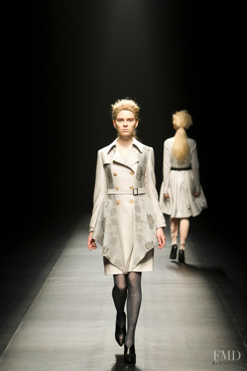 Yasutoshi Ezumi fashion show for Autumn/Winter 2013