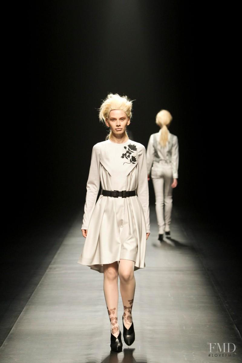 Yasutoshi Ezumi fashion show for Autumn/Winter 2013