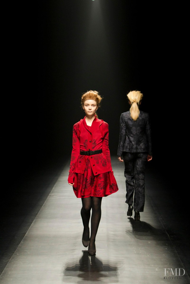 Yasutoshi Ezumi fashion show for Autumn/Winter 2013