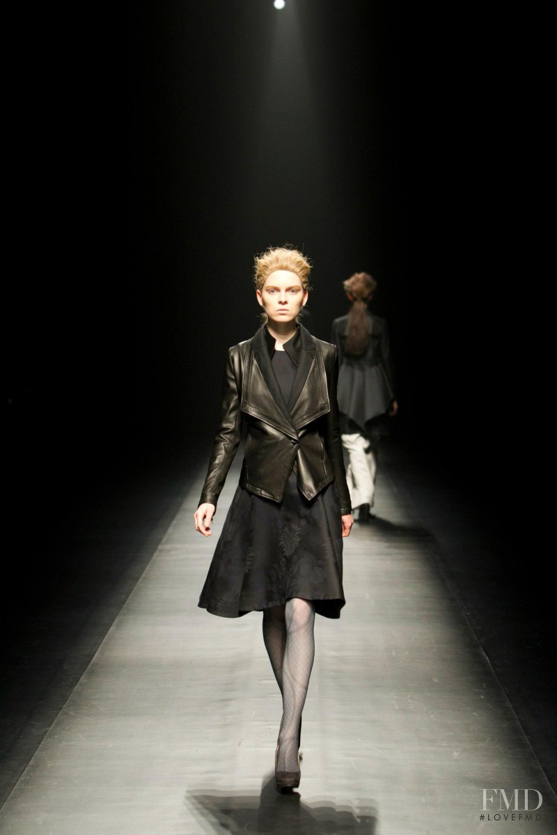 Yasutoshi Ezumi fashion show for Autumn/Winter 2013