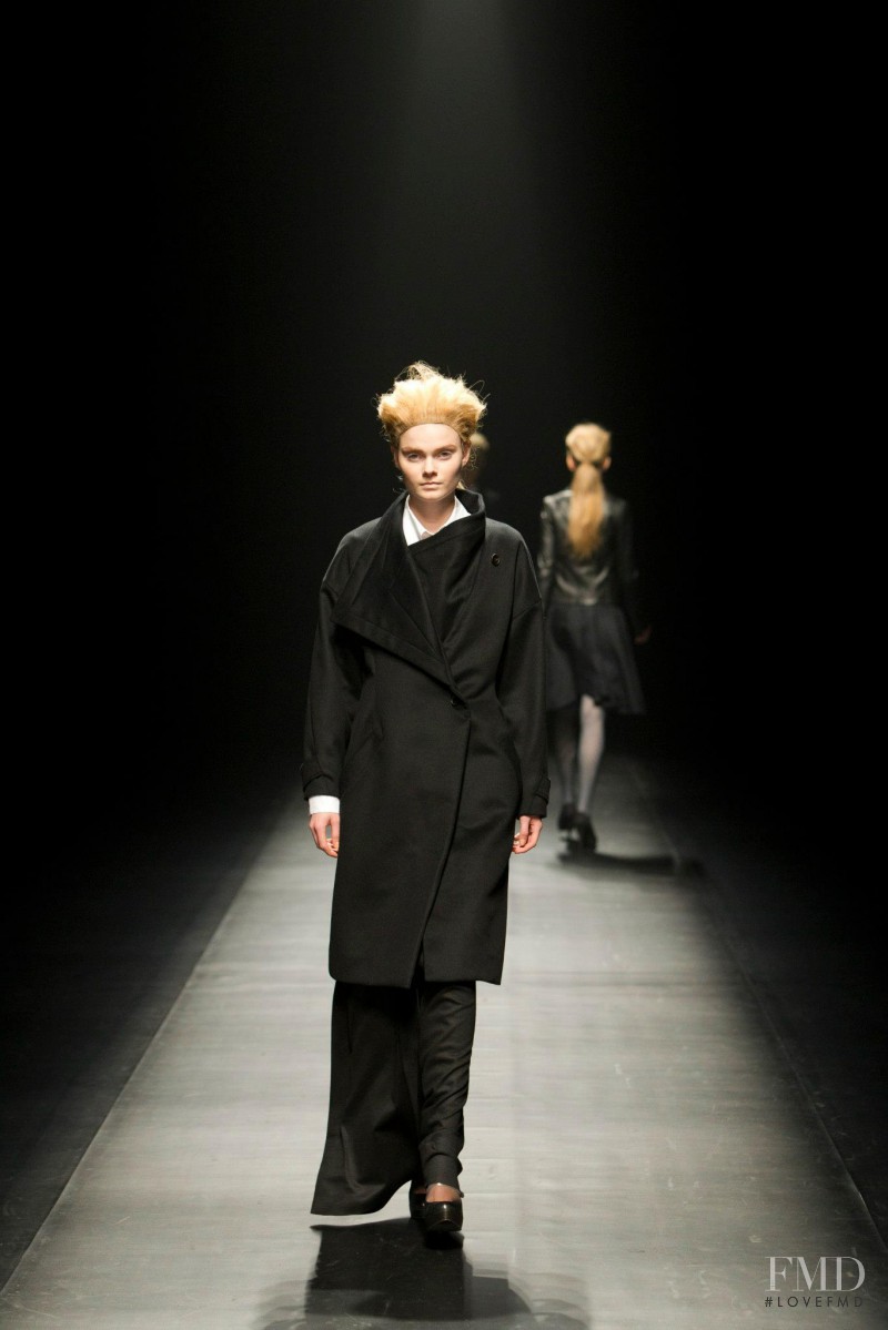 Yasutoshi Ezumi fashion show for Autumn/Winter 2013