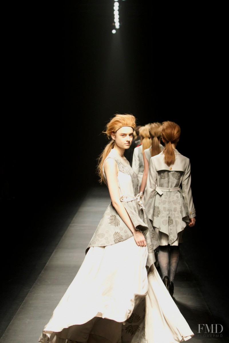 Yasutoshi Ezumi fashion show for Autumn/Winter 2013