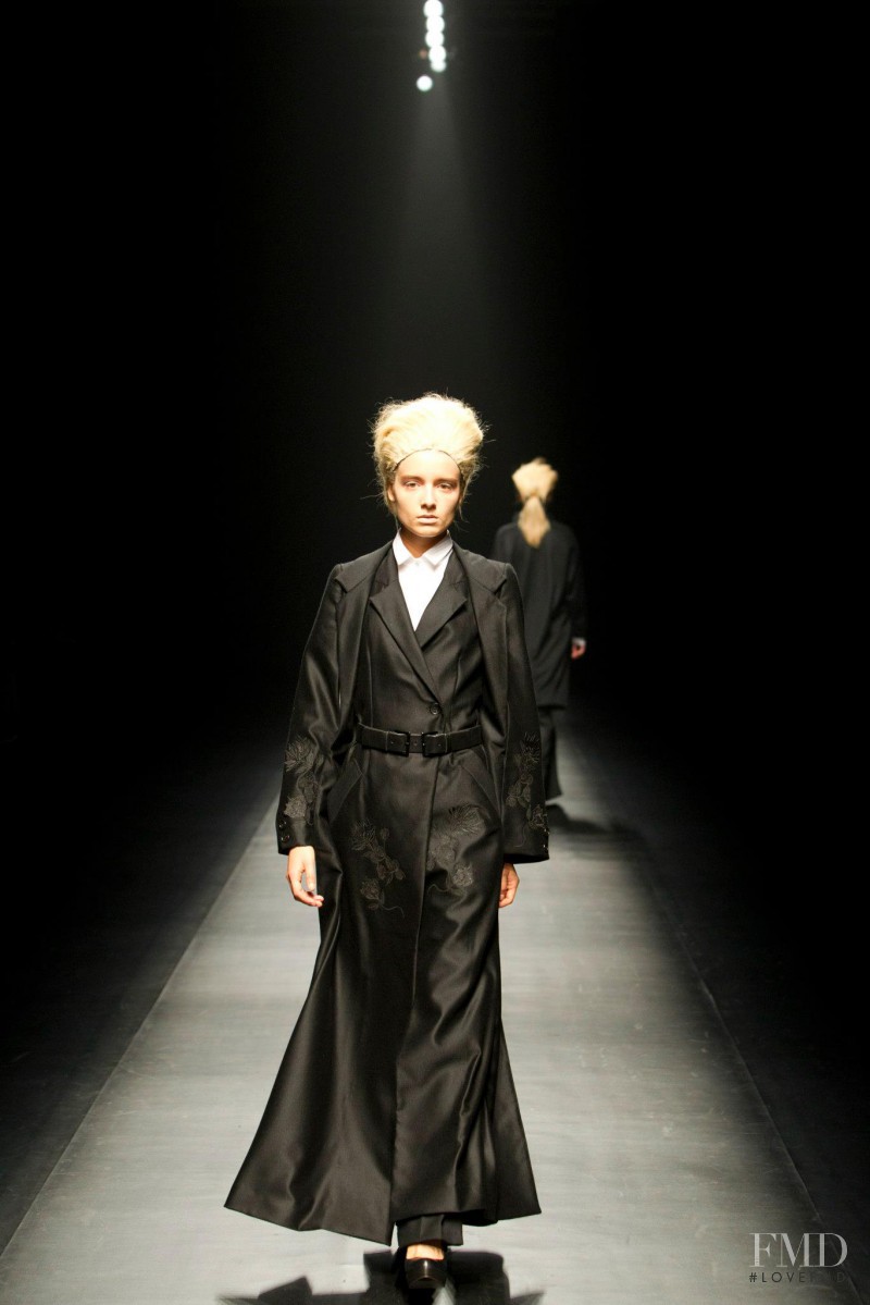 Yasutoshi Ezumi fashion show for Autumn/Winter 2013