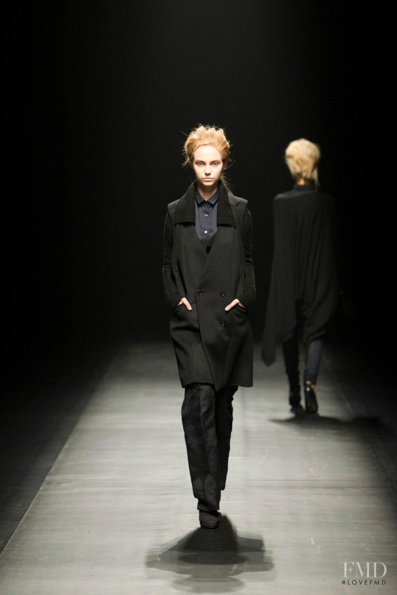 Yasutoshi Ezumi fashion show for Autumn/Winter 2013