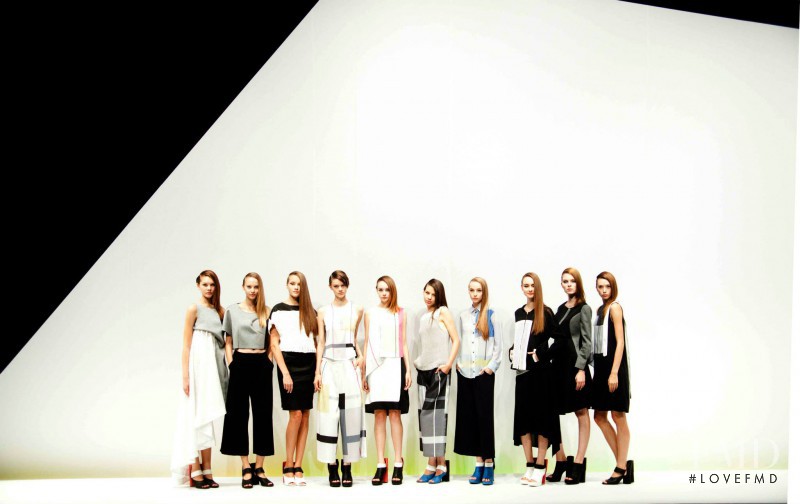 Yasutoshi Ezumi fashion show for Spring/Summer 2014