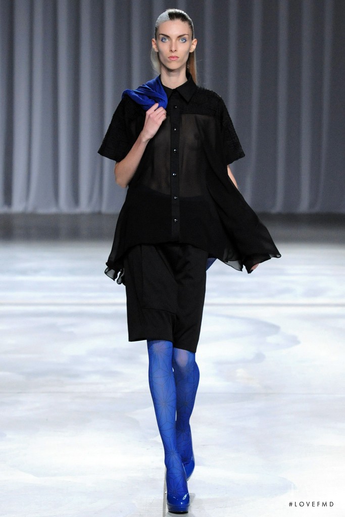 Yasutoshi Ezumi fashion show for Spring/Summer 2013