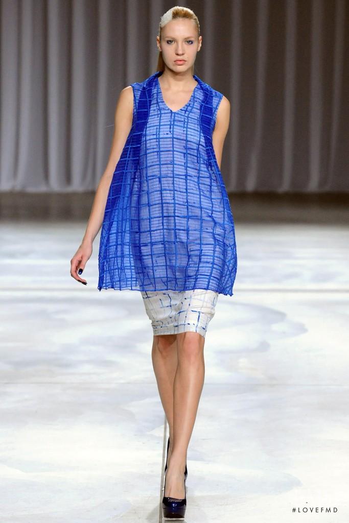 Yasutoshi Ezumi fashion show for Spring/Summer 2013