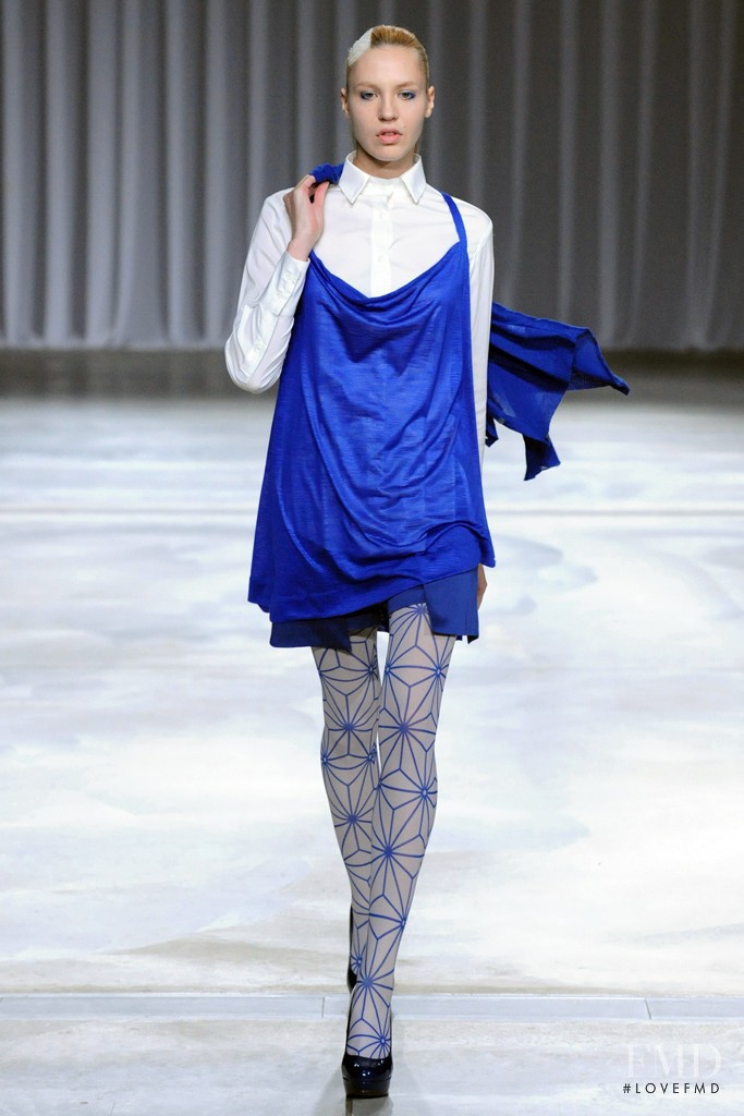 Yasutoshi Ezumi fashion show for Spring/Summer 2013
