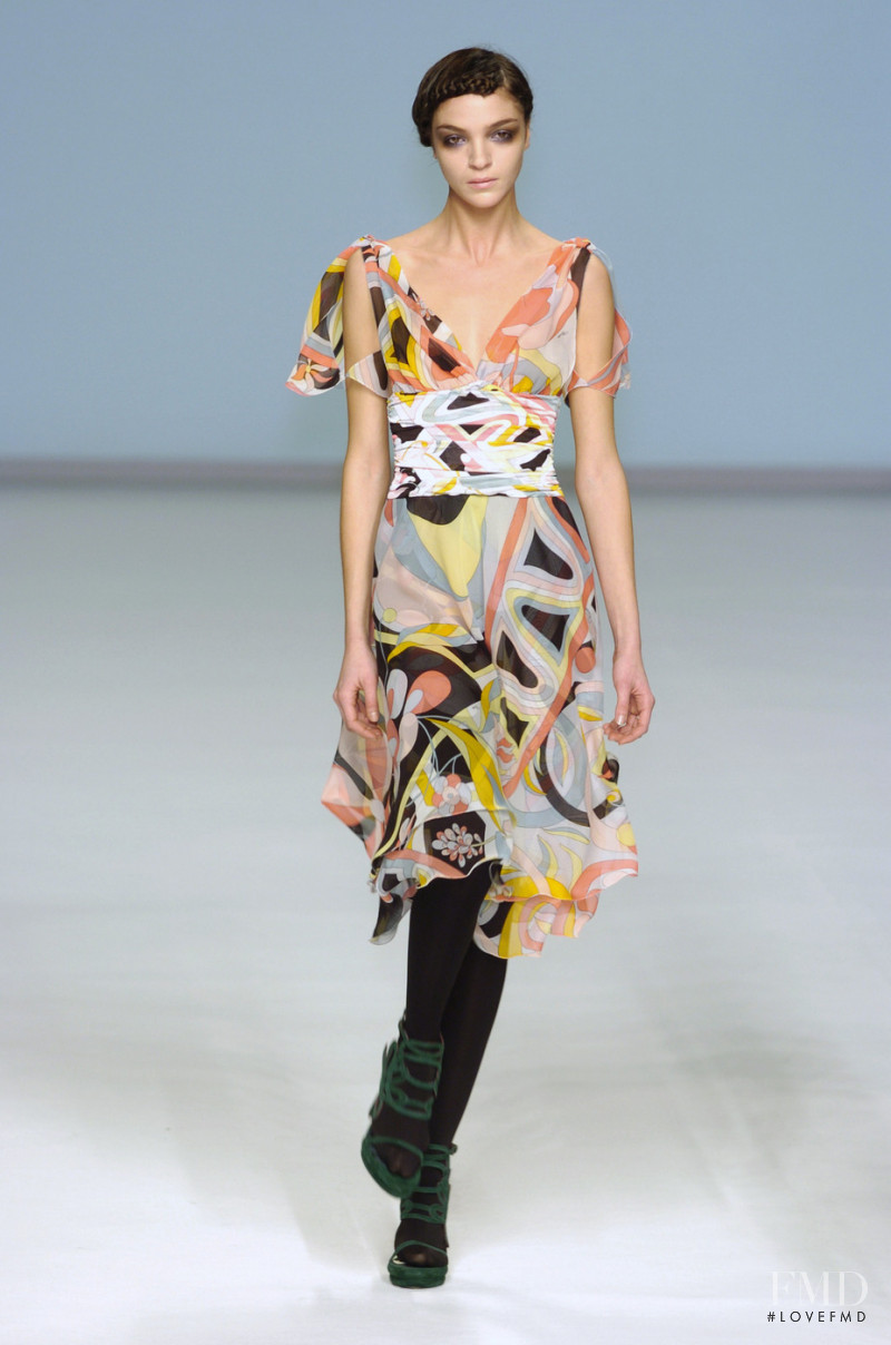 Mariacarla Boscono featured in  the Pucci fashion show for Autumn/Winter 2004