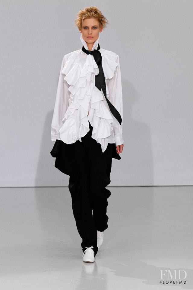 Moon Young Hee fashion show for Spring/Summer 2012