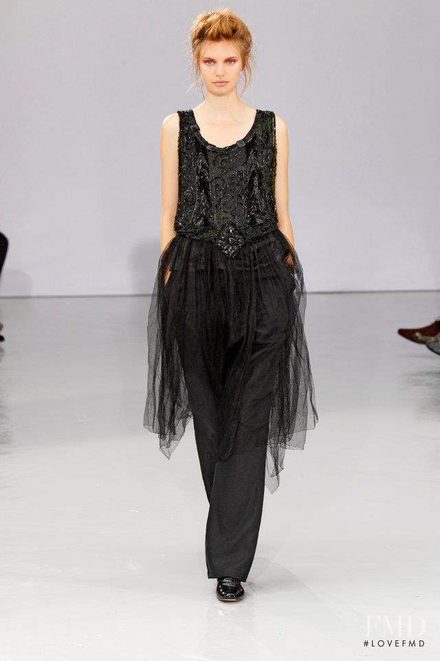 Moon Young Hee fashion show for Spring/Summer 2012