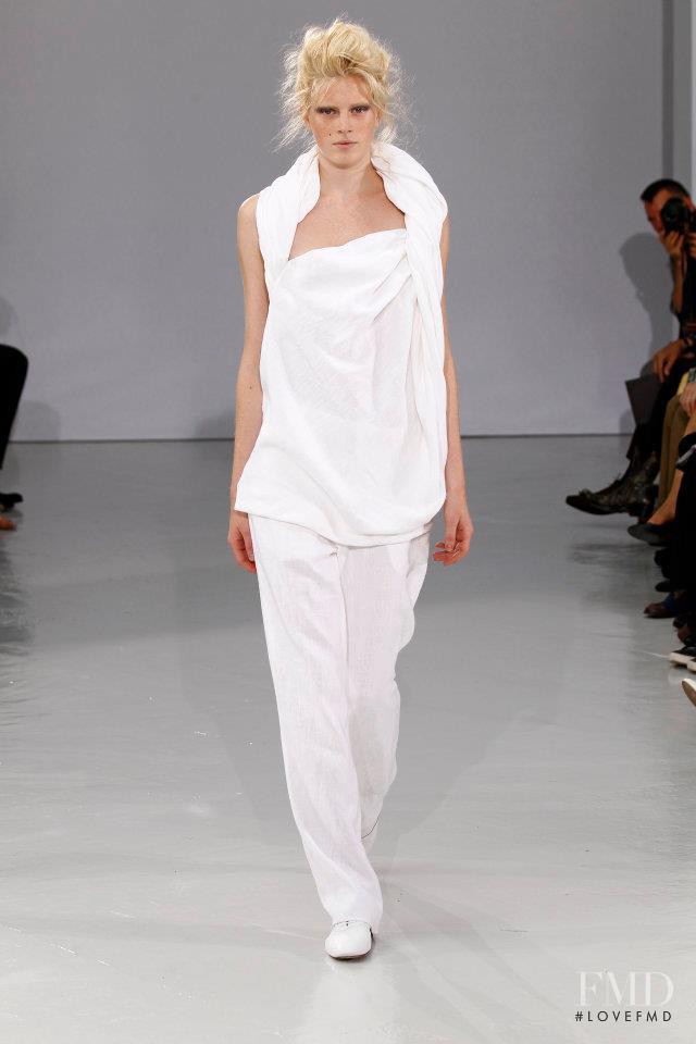 Moon Young Hee fashion show for Spring/Summer 2012