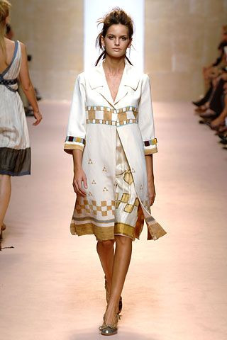 Alberta Ferretti fashion show for Spring/Summer 2006