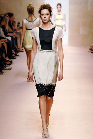 Alberta Ferretti fashion show for Spring/Summer 2006
