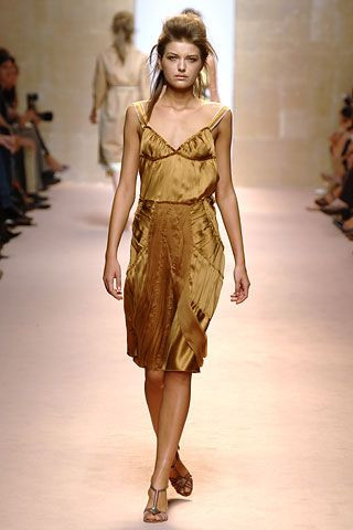 Alberta Ferretti fashion show for Spring/Summer 2006