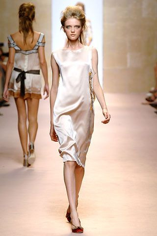 Alberta Ferretti fashion show for Spring/Summer 2006