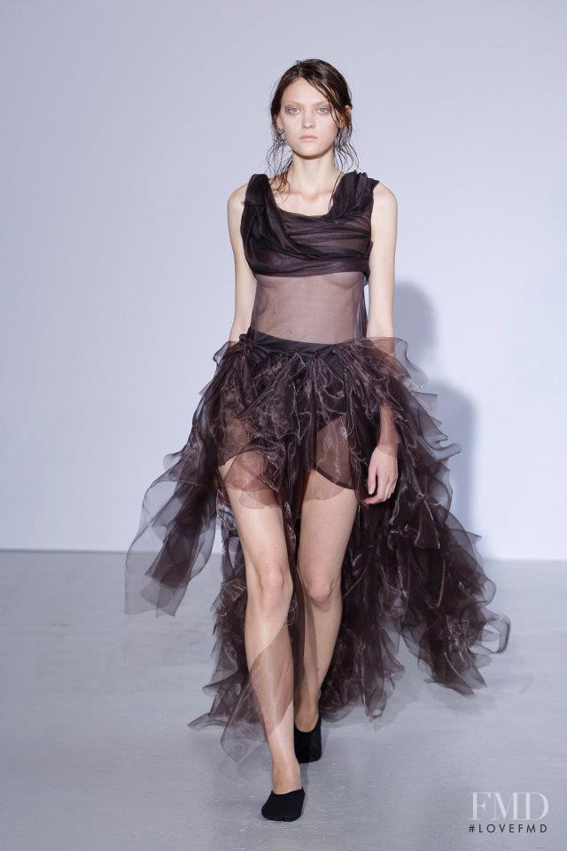 Svetlana Mukhina featured in  the Moon Young Hee fashion show for Spring/Summer 2011
