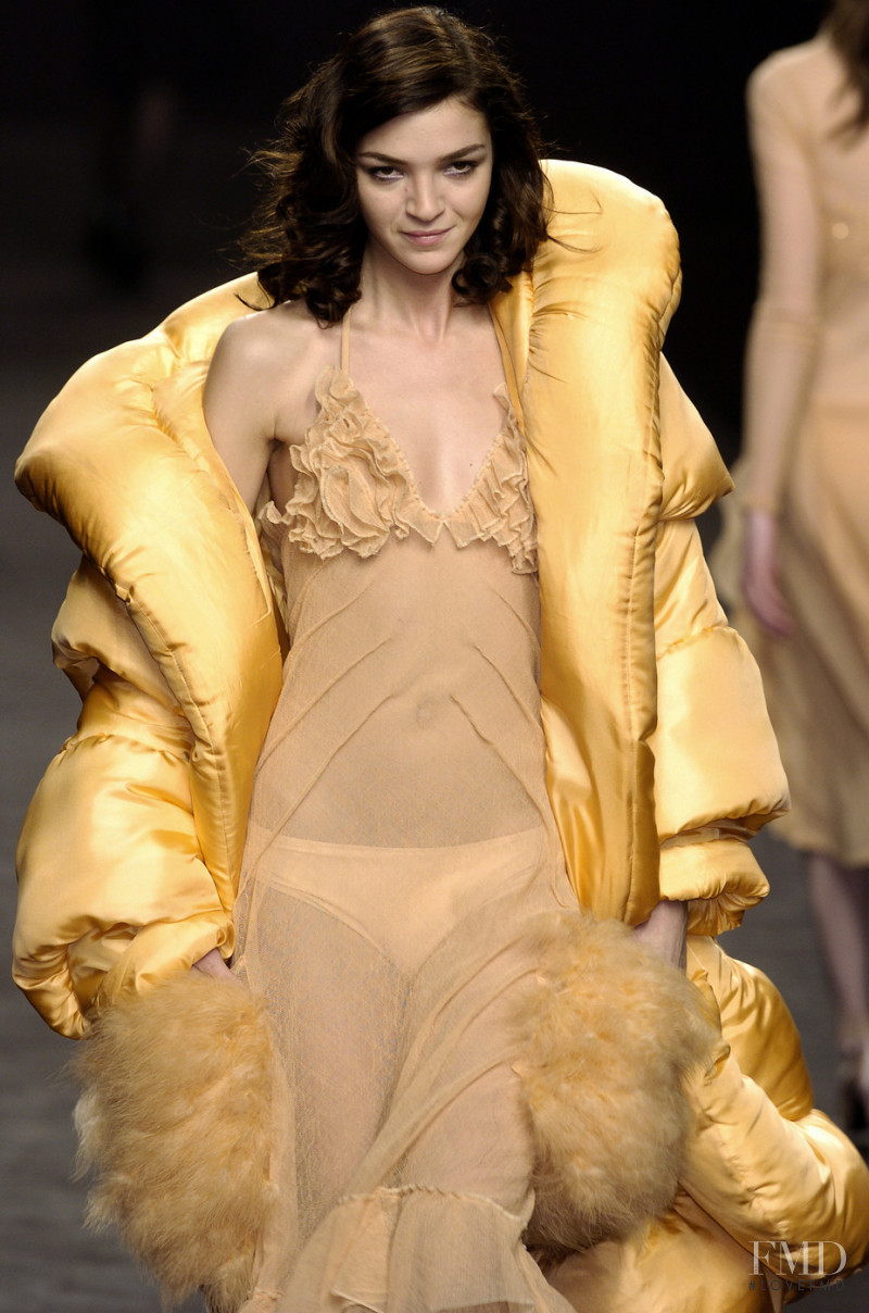 Mariacarla Boscono featured in  the Sonia Rykiel fashion show for Autumn/Winter 2004