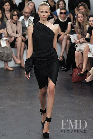 Natasha Poly featured in  the Roland Mouret fashion show for Resort 2009