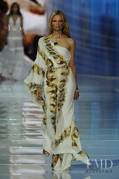Natasha Poly featured in  the Roberto Cavalli fashion show for Spring/Summer 2009