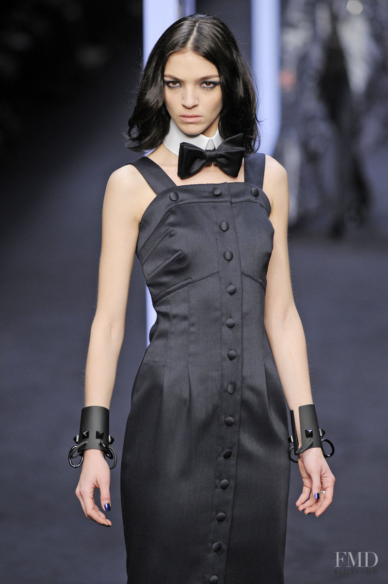 Mariacarla Boscono featured in  the Karl Lagerfeld fashion show for Autumn/Winter 2008