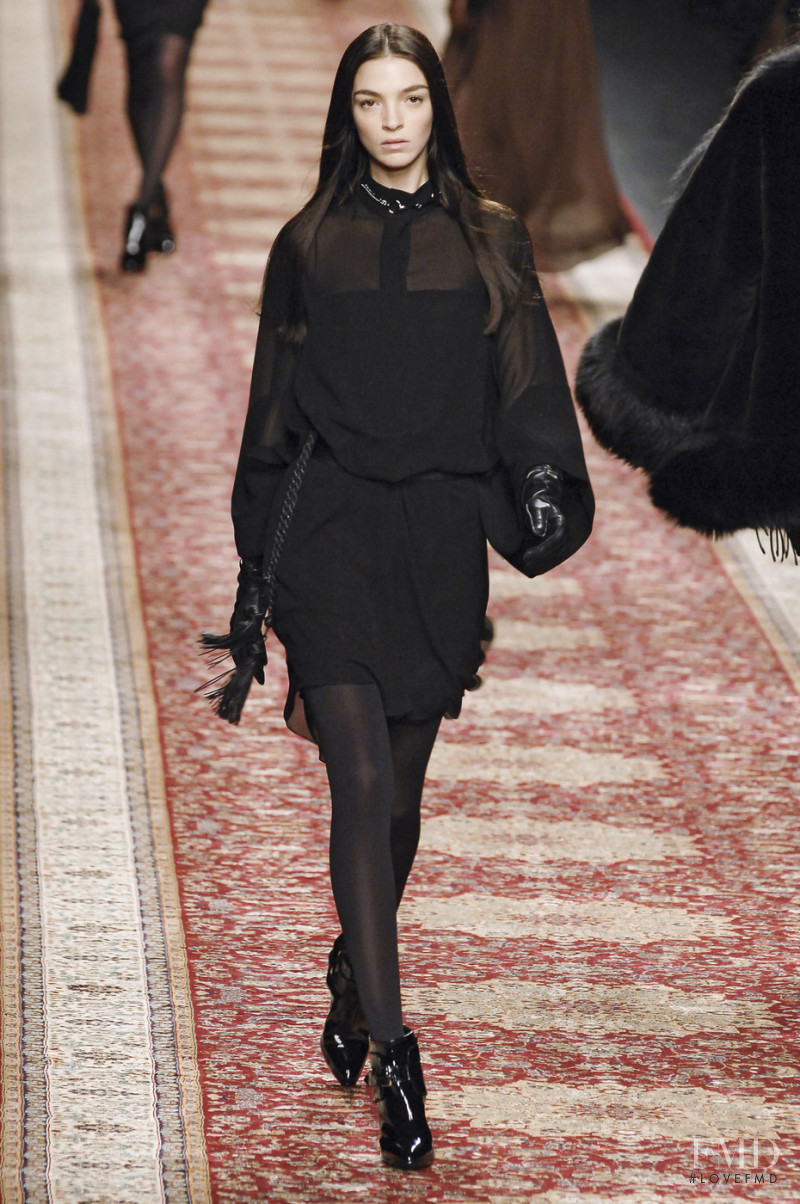 Mariacarla Boscono featured in  the Hermès fashion show for Autumn/Winter 2008
