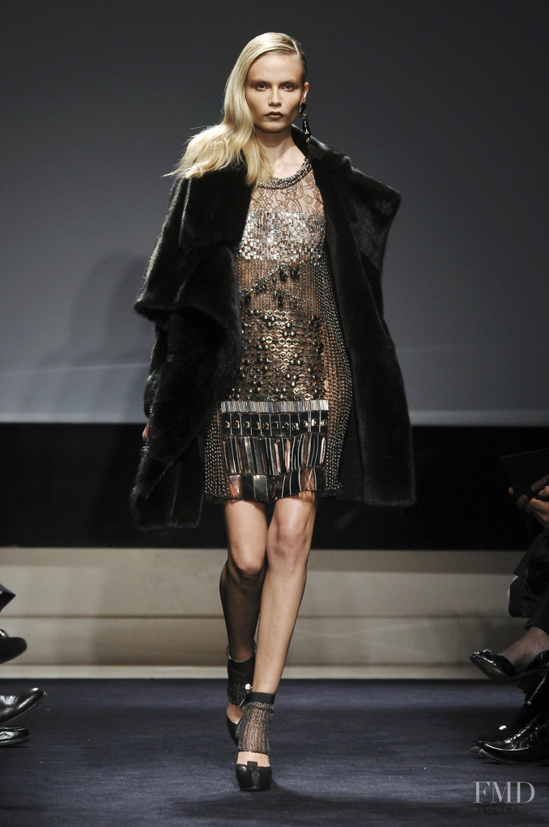 Natasha Poly featured in  the Alessandro Dell\'Acqua fashion show for Autumn/Winter 2009