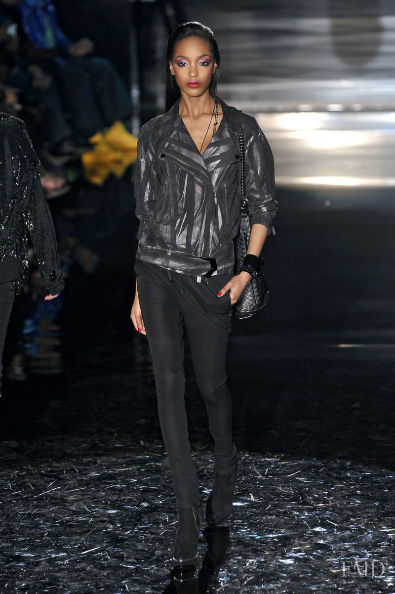 Jourdan Dunn featured in  the Gucci fashion show for Autumn/Winter 2009