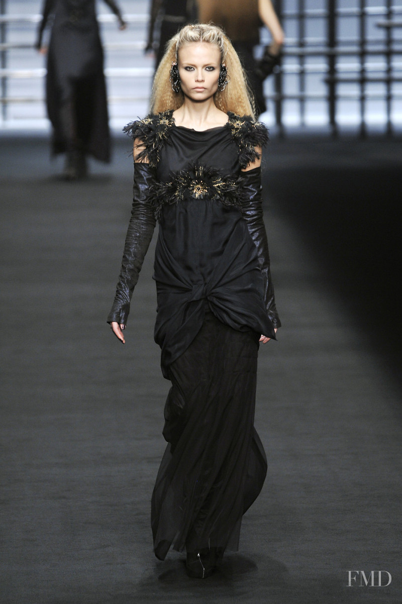 Natasha Poly featured in  the Karl Lagerfeld fashion show for Autumn/Winter 2009