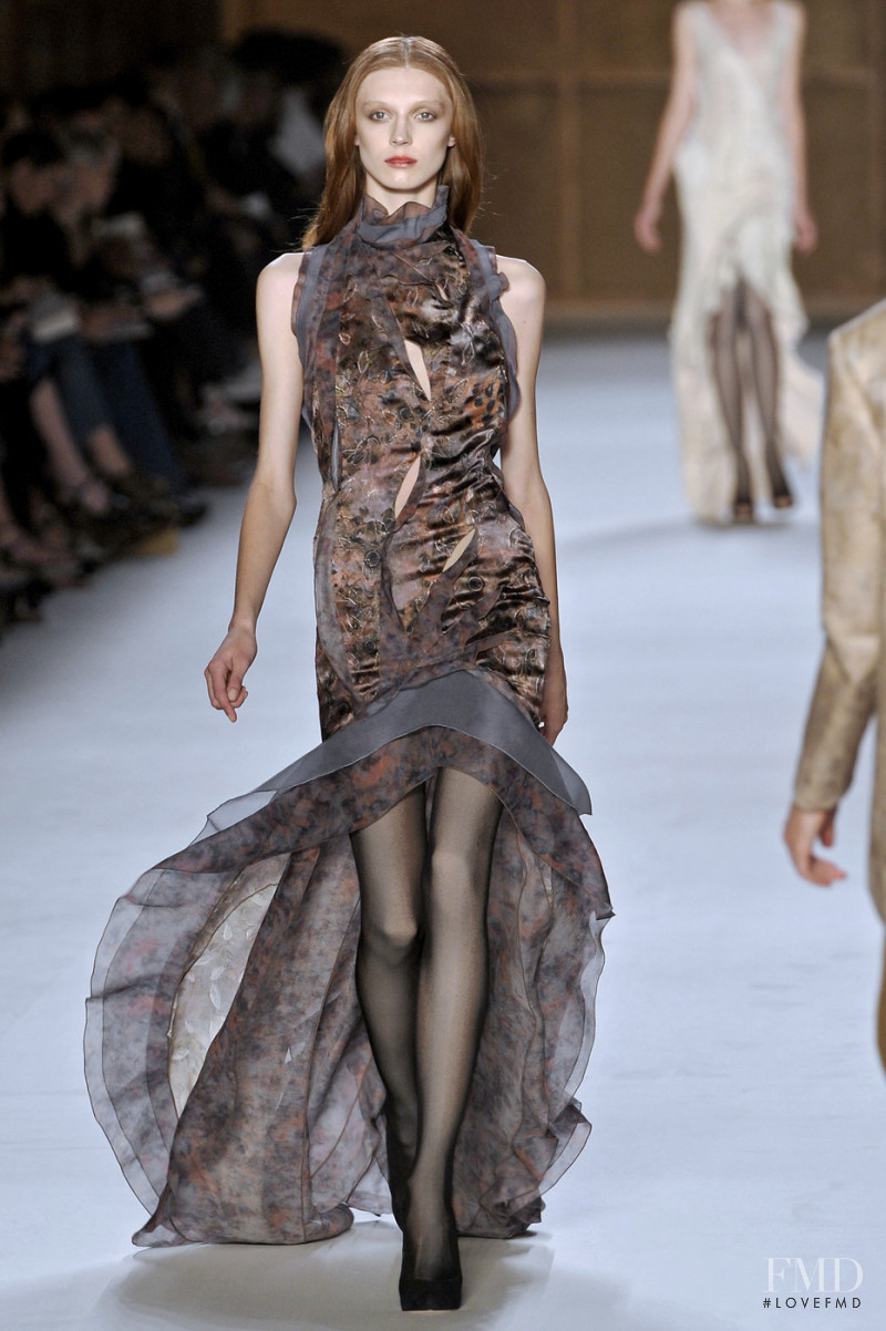 Olga Sherer featured in  the Nina Ricci fashion show for Spring/Summer 2009