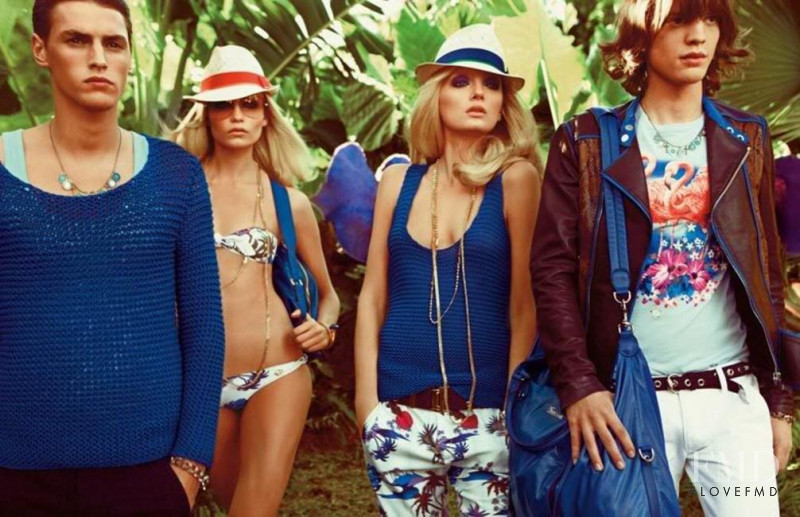 Lily Donaldson featured in  the Gucci advertisement for Spring/Summer 2009