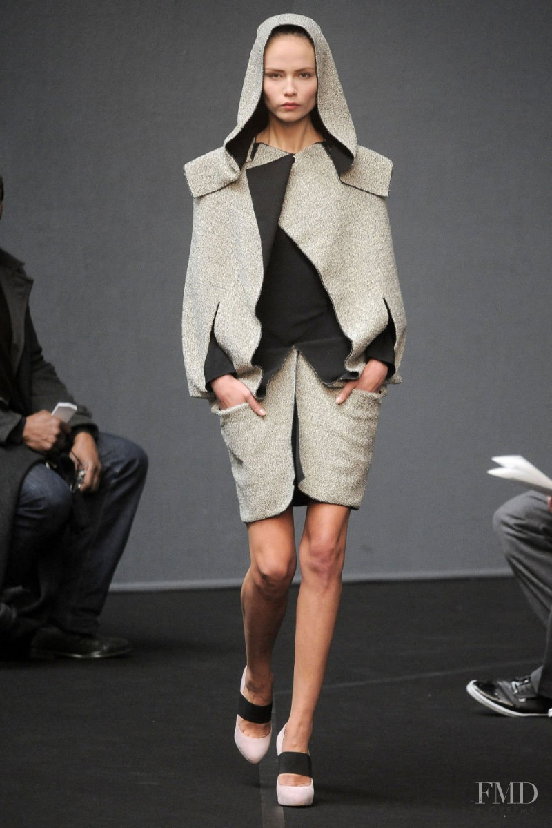 Natasha Poly featured in  the Roland Mouret fashion show for Autumn/Winter 2010