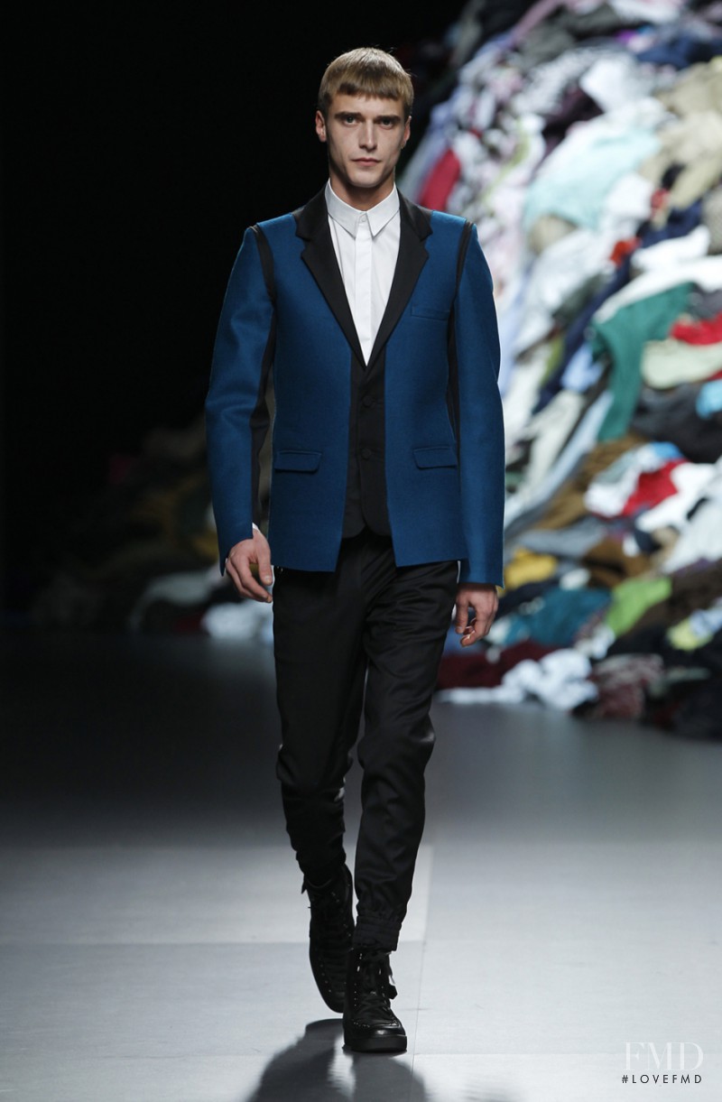 Davidelfin fashion show for Autumn/Winter 2011