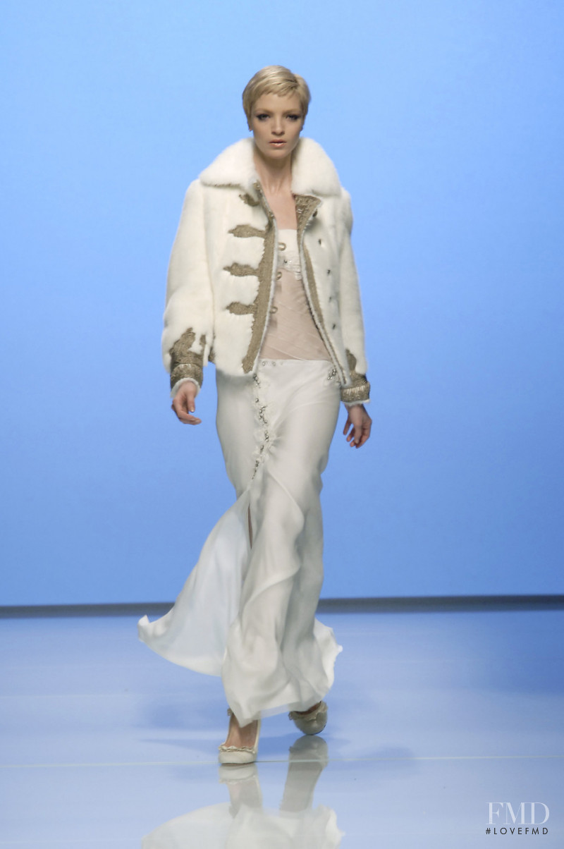 Mariacarla Boscono featured in  the Ermanno Scervino fashion show for Autumn/Winter 2006