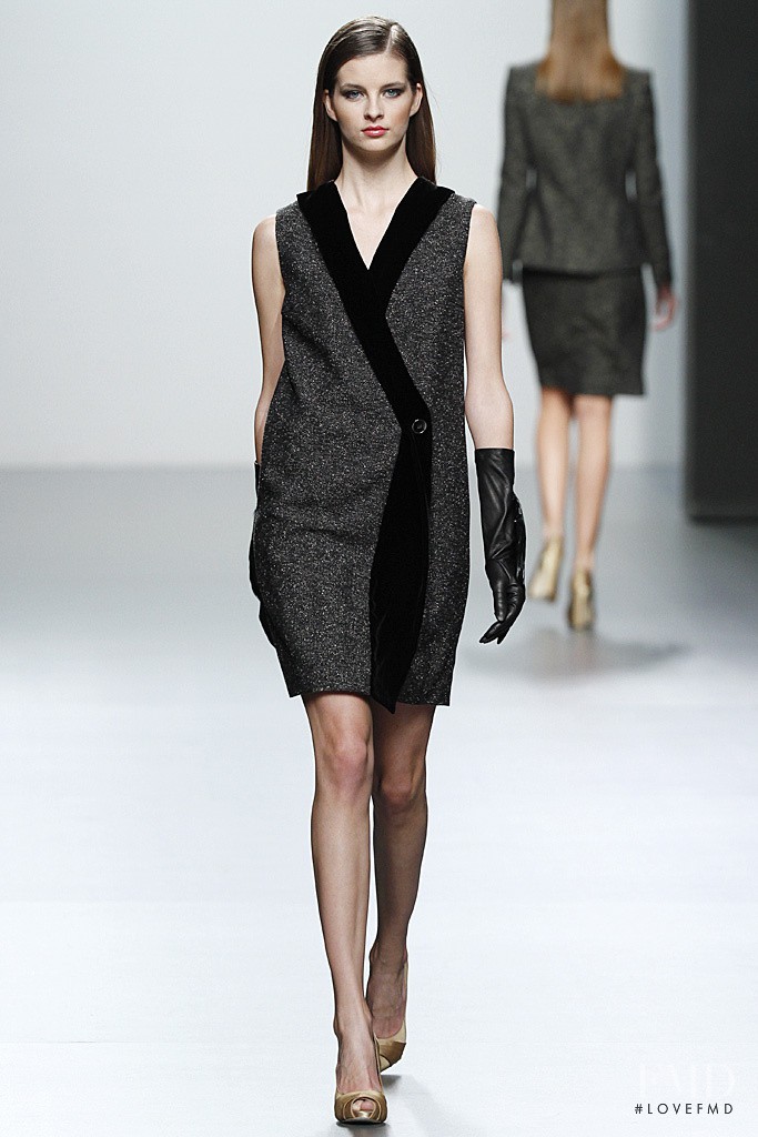 Javier Larrainzar fashion show for Autumn/Winter 2011