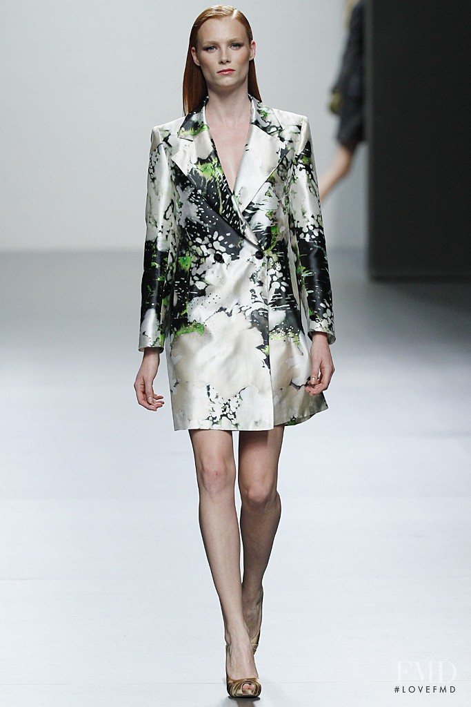 Ilona Swagemakers featured in  the Javier Larrainzar fashion show for Autumn/Winter 2011
