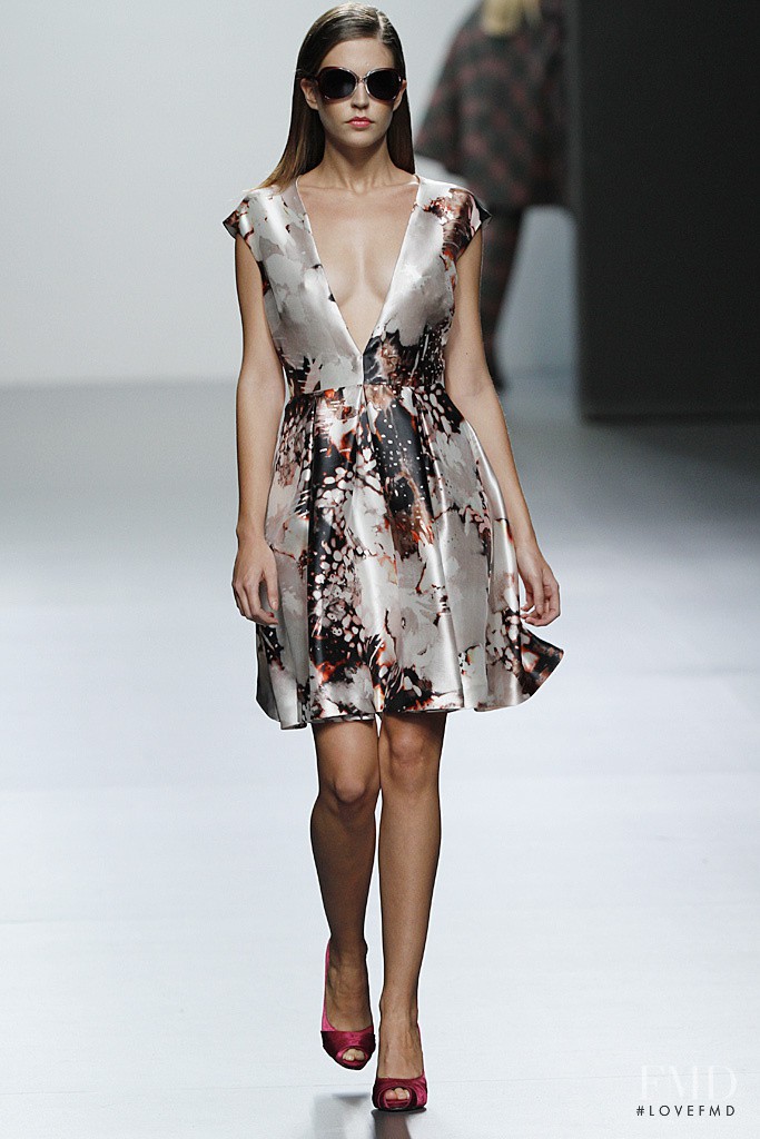 Javier Larrainzar fashion show for Autumn/Winter 2011