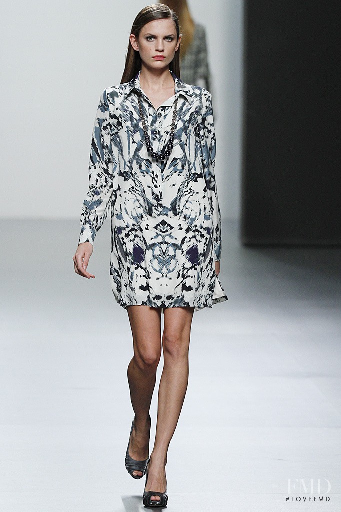 Javier Larrainzar fashion show for Autumn/Winter 2011