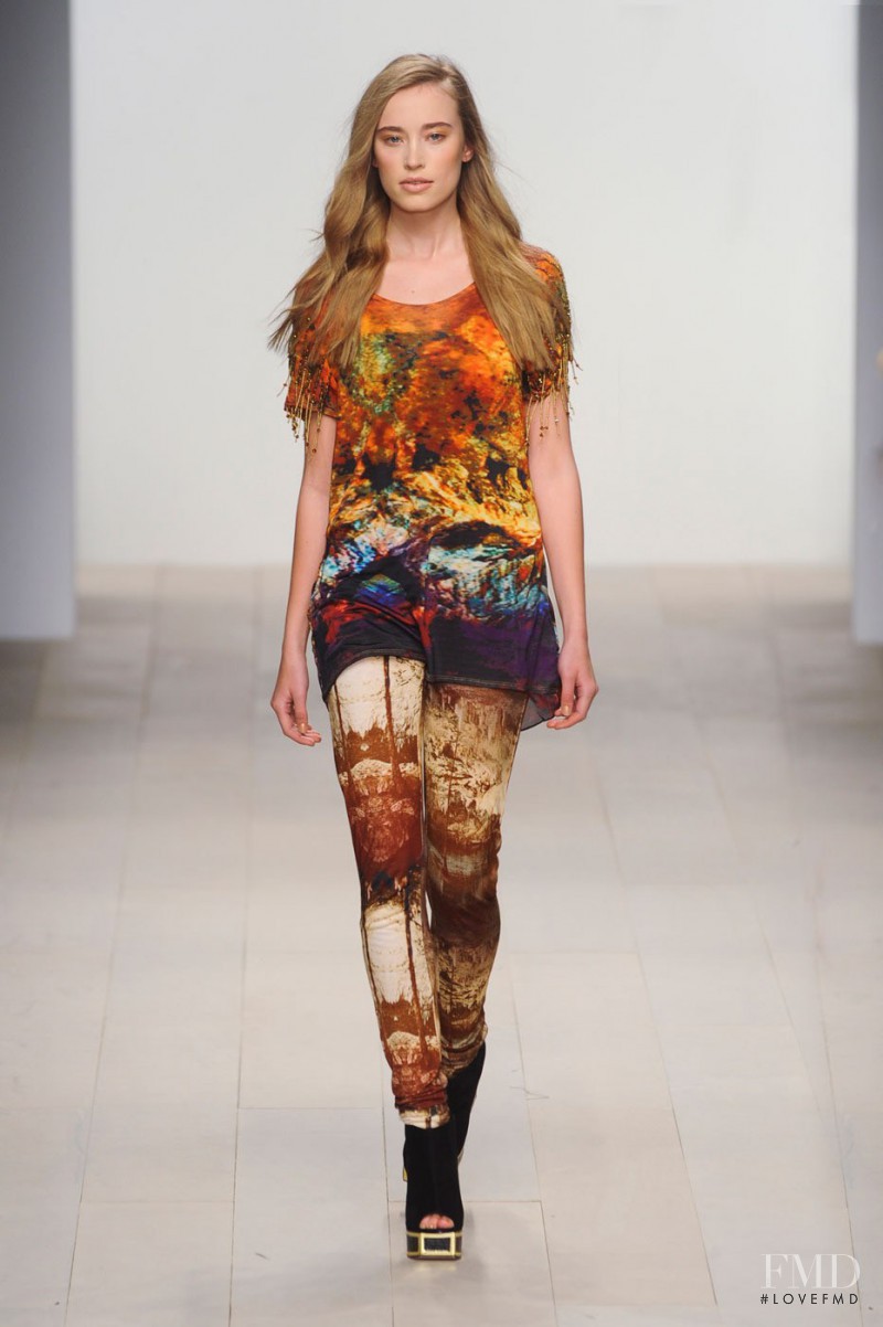 Veroni Leijnse featured in  the Felder Felder fashion show for Autumn/Winter 2012