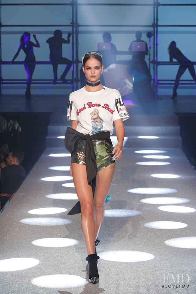 Robin Holzken featured in  the Philipp Plein fashion show for Spring/Summer 2018